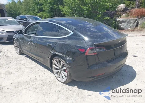 2018 Tesla Model 3 Long Range/Performance z USA, uszkodzony, nr VIN 5YJ3E1EB4JF188104